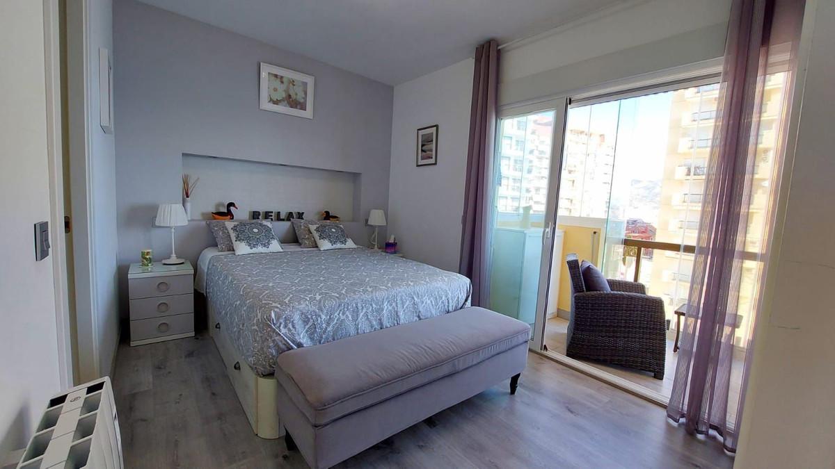 Luxury beachfront 2-bedroom flat in Fuengirola with panoramic sea views, ideal for retirement or investment, with high holiday rental profitability and a tourist license. Contact us to visit!