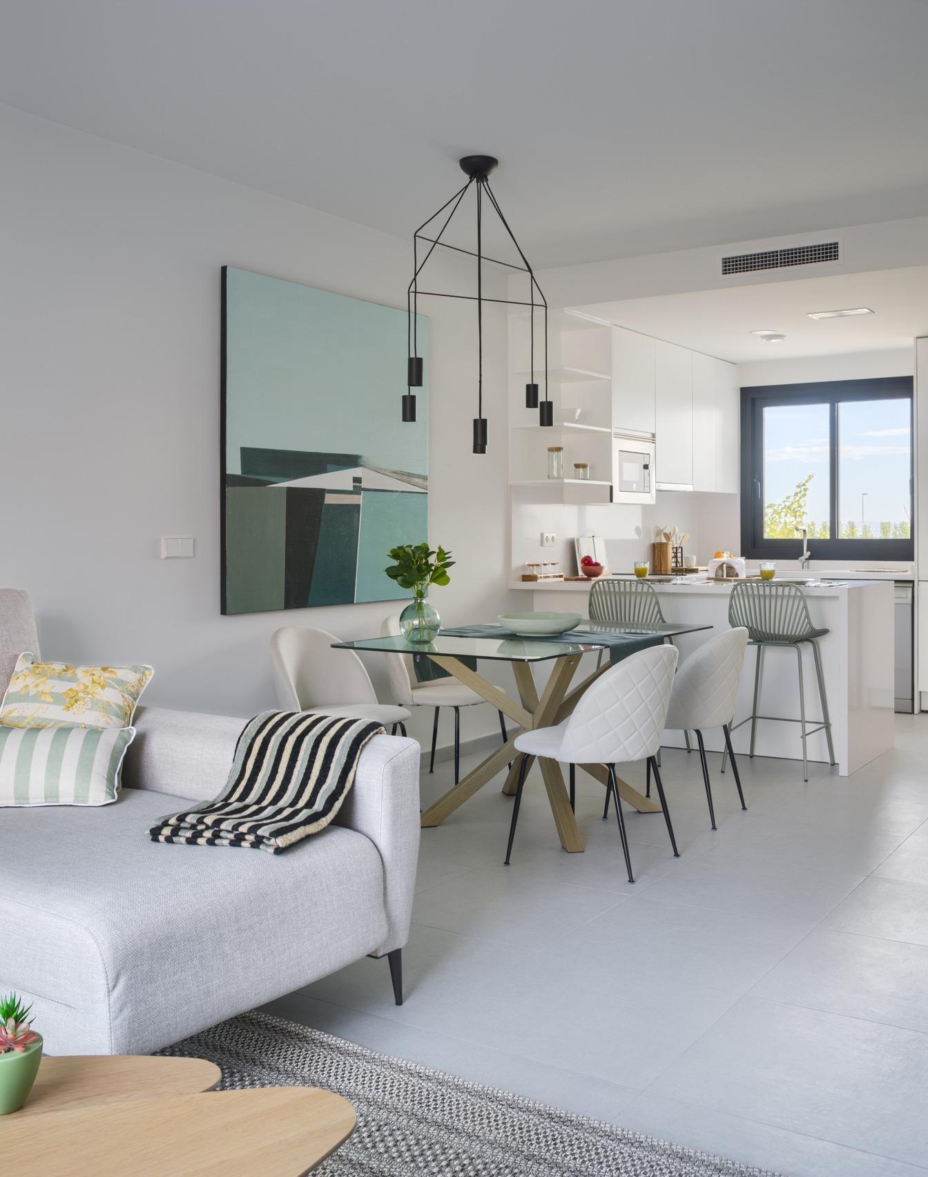 New Build townhouses in Altaona Golf Resort, Murcia, featuring 3 bedrooms, 2 bathrooms, open plan kitchen, terraces, gardens with pool space, and optional private pool. Located 15 minutes from Murcia and 20 minutes from the beaches.